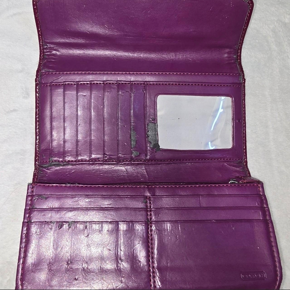 Coach Patent Leather Wallet in Fuchsia Pink with Silver Buckle - Picture 4 of 4
